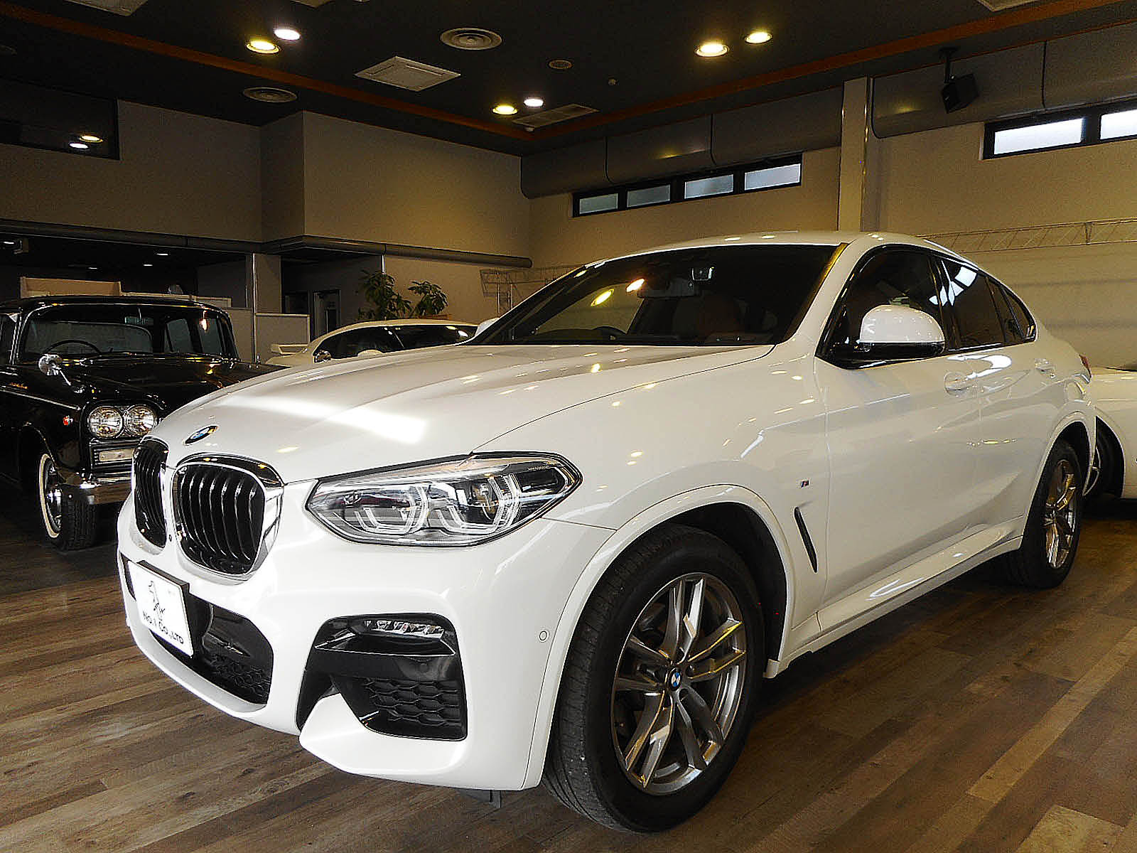 ＜入庫情報＞R3年 BMW X4 xDrive20d Mスポーツ